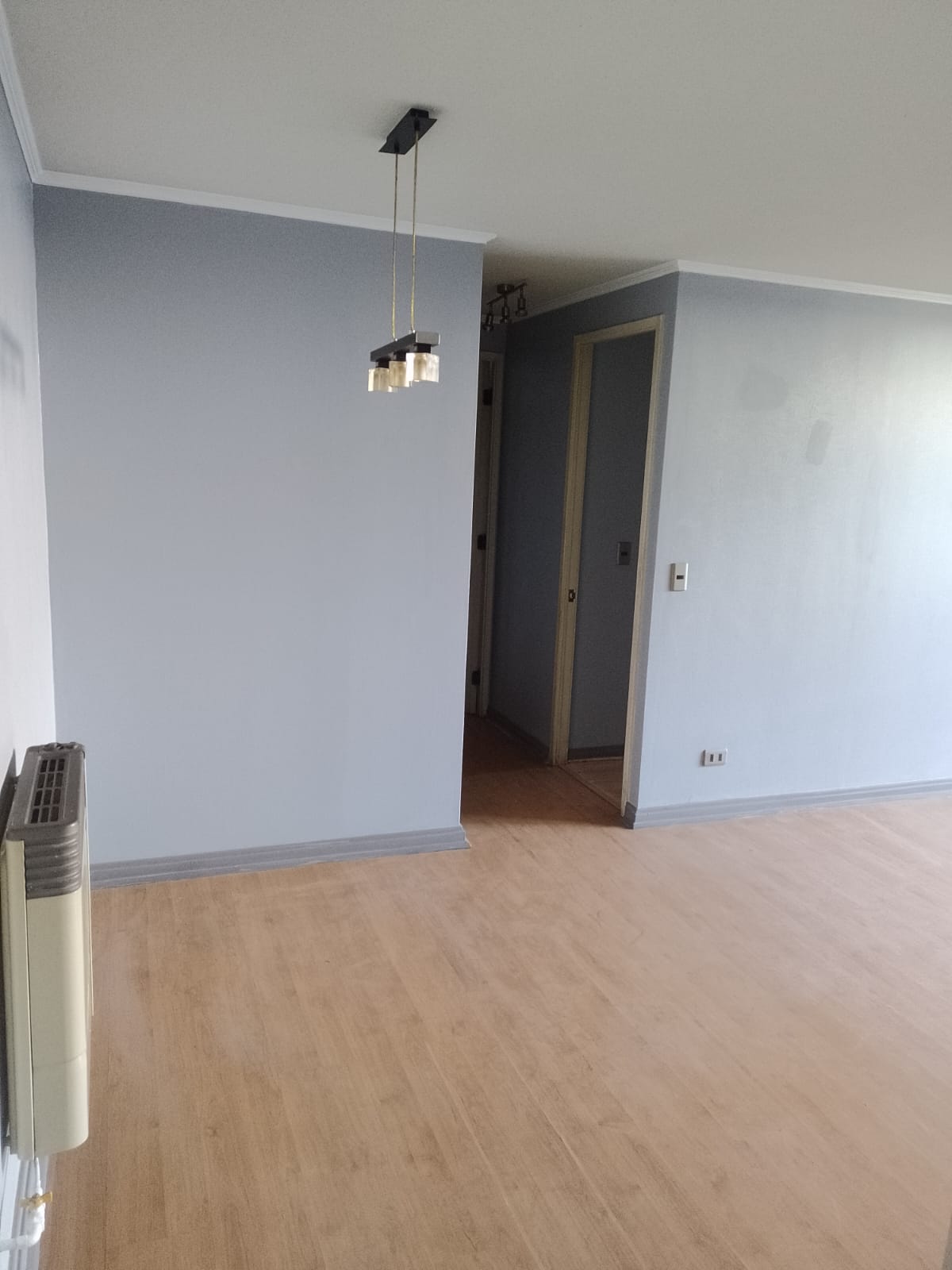Departamento con excelente conectividad cerca del Metro y Barrio Universitario.