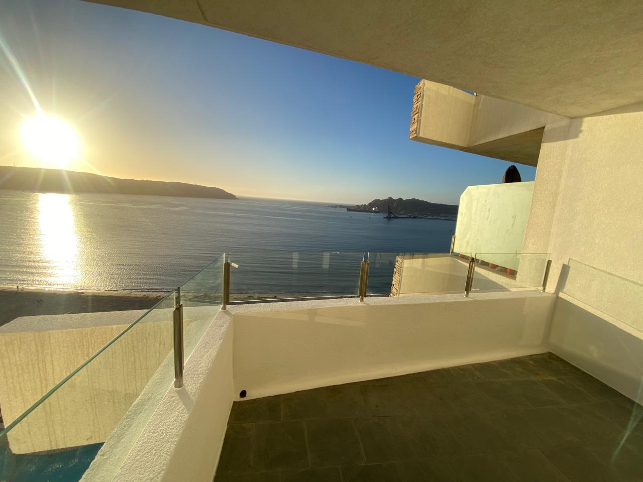 Departamento Condominio Playa Herradura en Arriendo Año Corrido: Piso 14 con Vista Panorámica